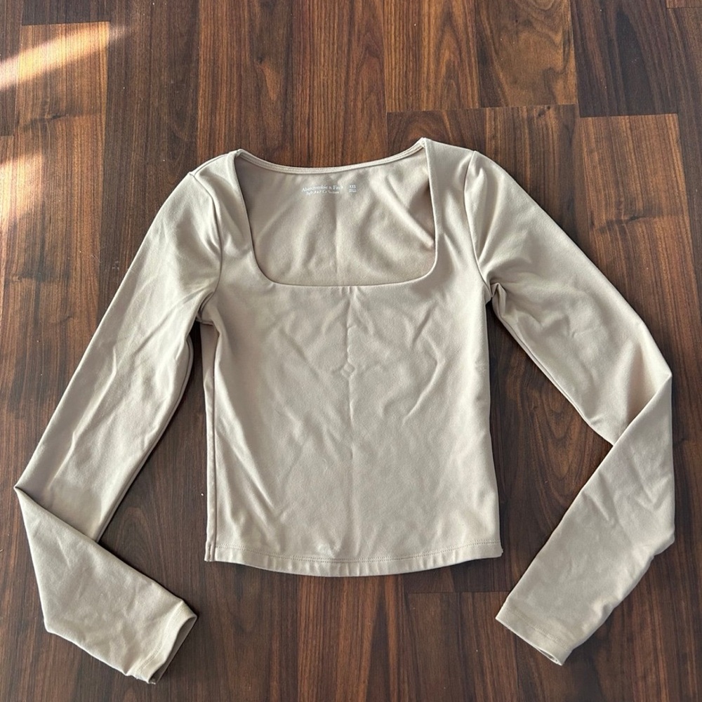 Abercrombie & Fitch long sleeve top